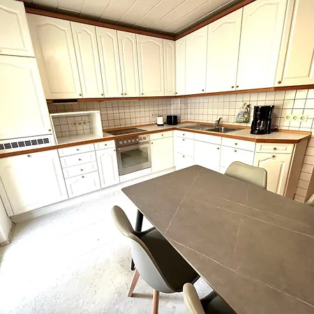 Kulturmensch Mit Balkon Appartement *